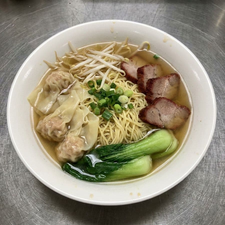 Egg Noodles and Wonton Soup / Mi Wonton Soup
