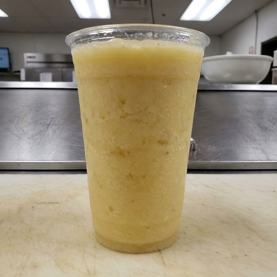 Pineapple Smoothie / Thom